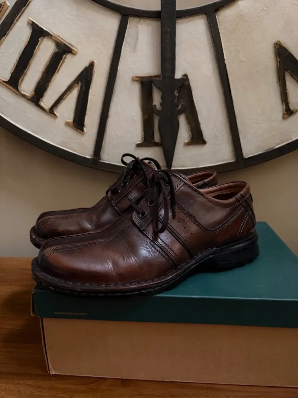 Clarks Touareg Mens Brown Leather Oxford Shoes Size 11M With Original Box